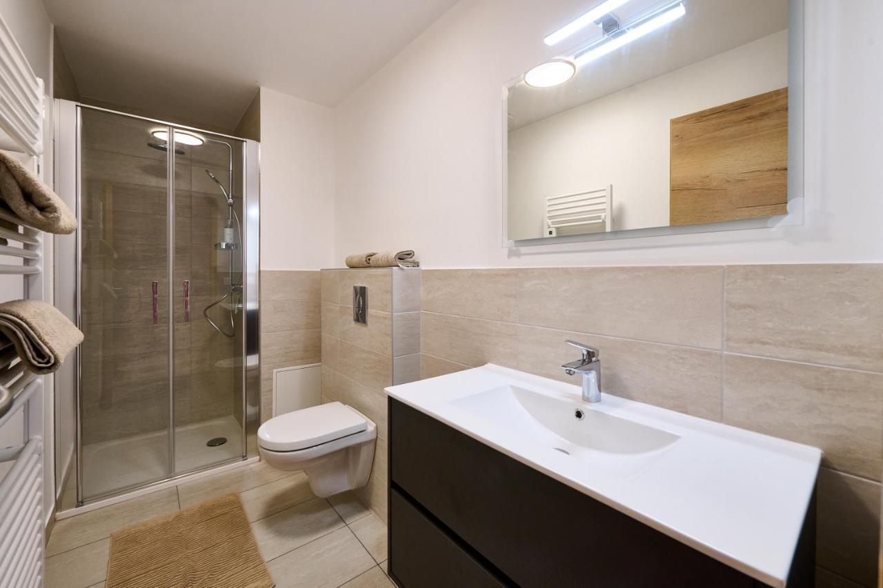Le Pommier - Appt Avec Jardin Partage Apartment Puberg Bagian luar foto